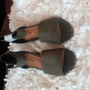 Casual or dress shoes